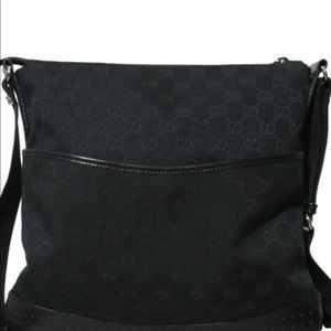 Gucci canvas monogram messenger bag